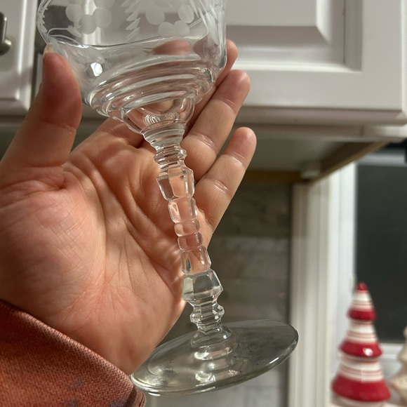 vintage Manhattan etched crystal glasses - Picture 5 of 6